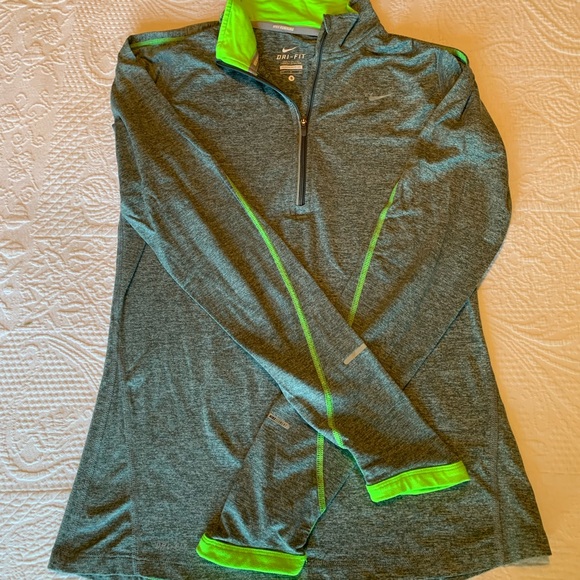Nike DRI Fit Long Sleeve Pullover Jacket | Size Small - Picture 1 of 8